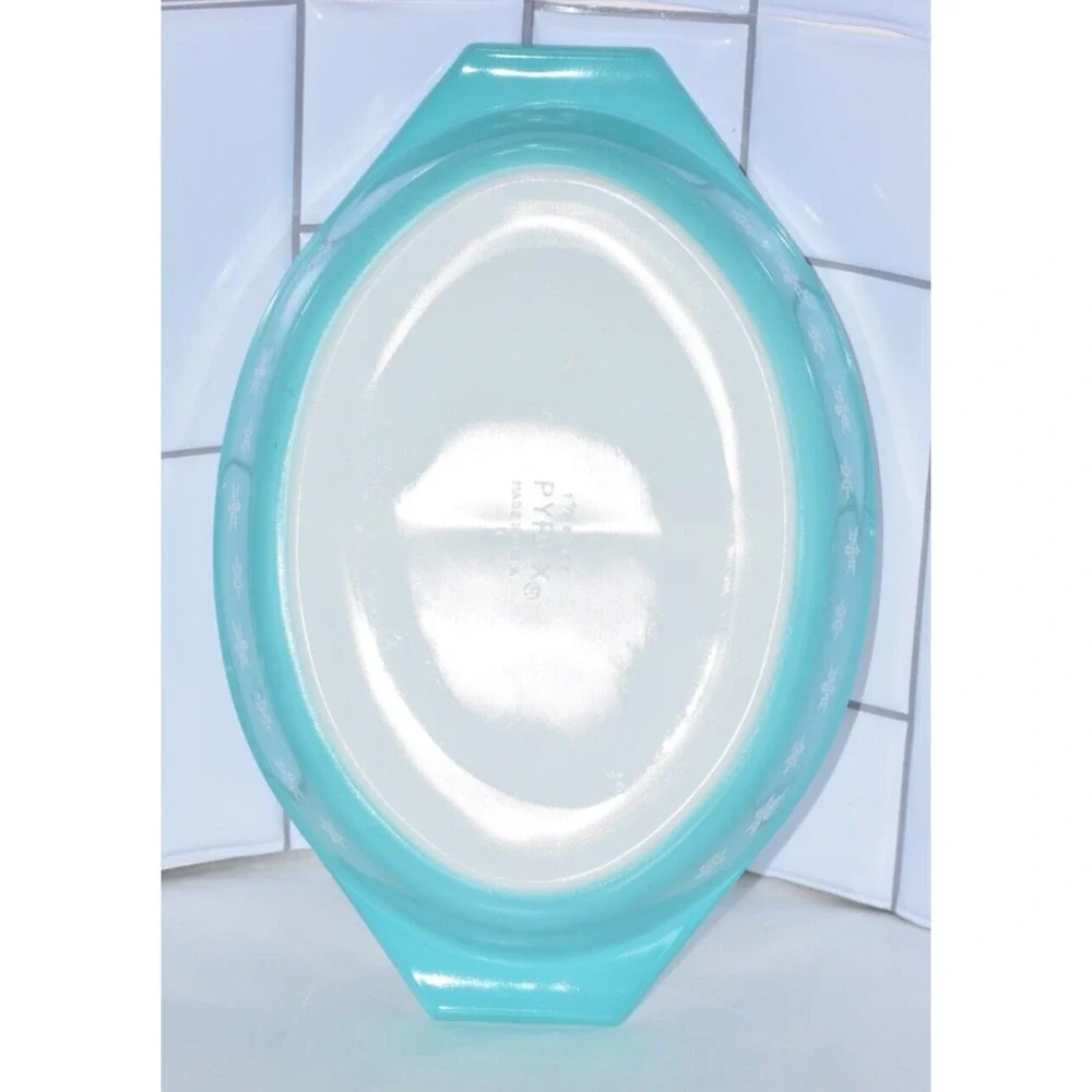 Vintage Pyrex Turquoise Snowflake 12